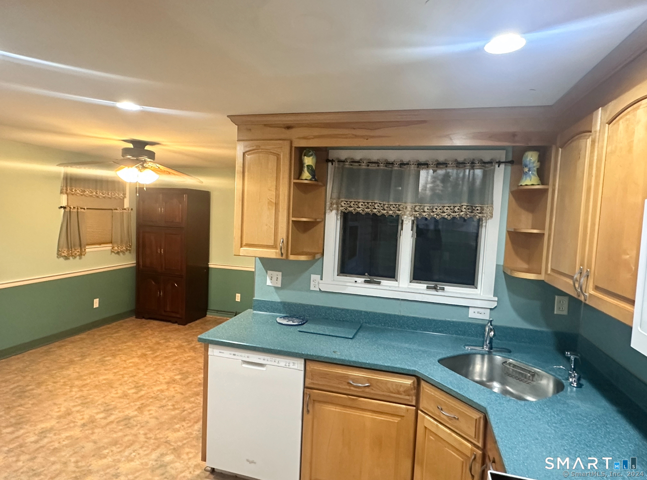 209 Somerset Street West Hartford CT 06110