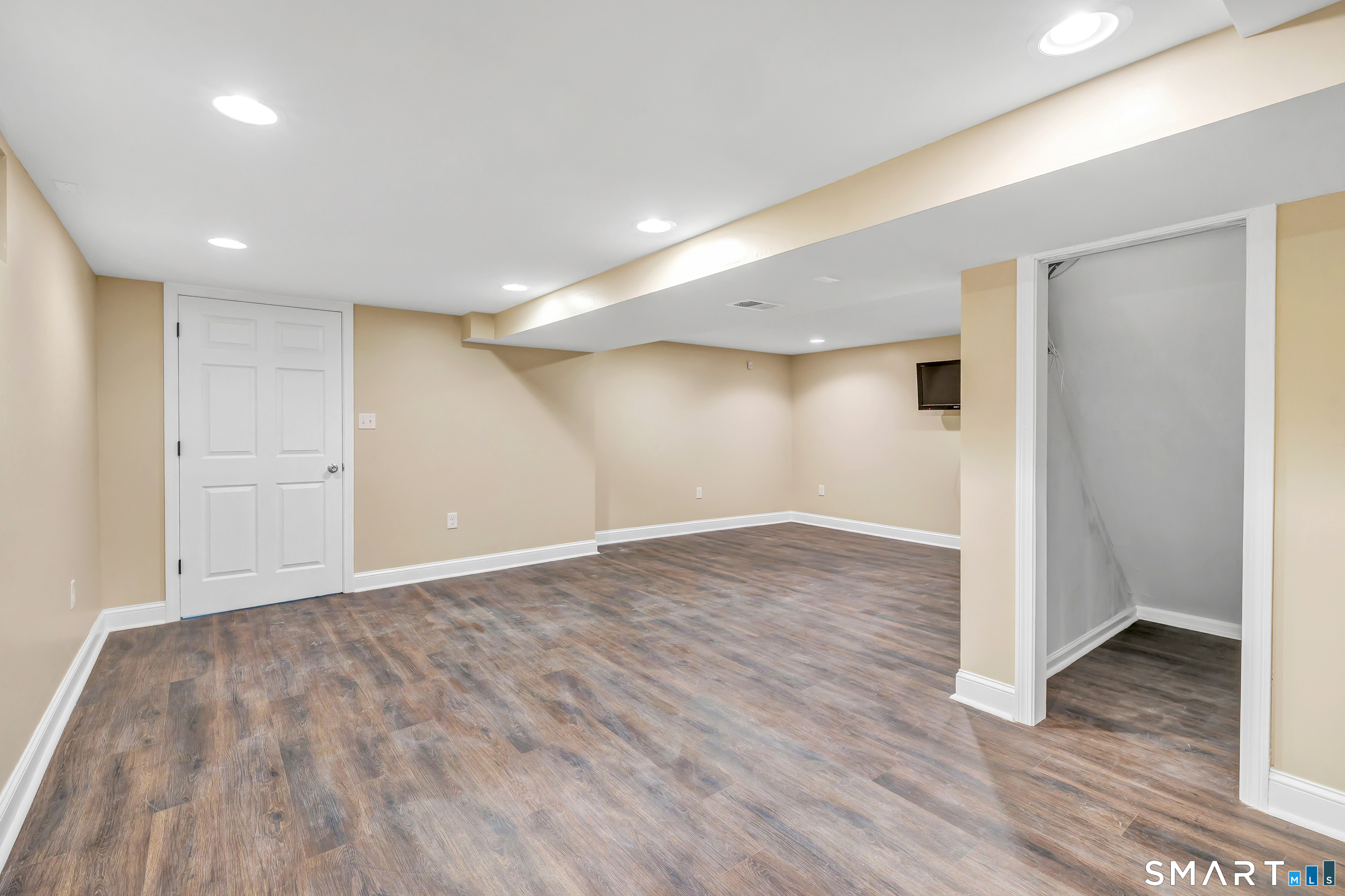 139 Walnut Tree Hill Road Shelton CT 06484