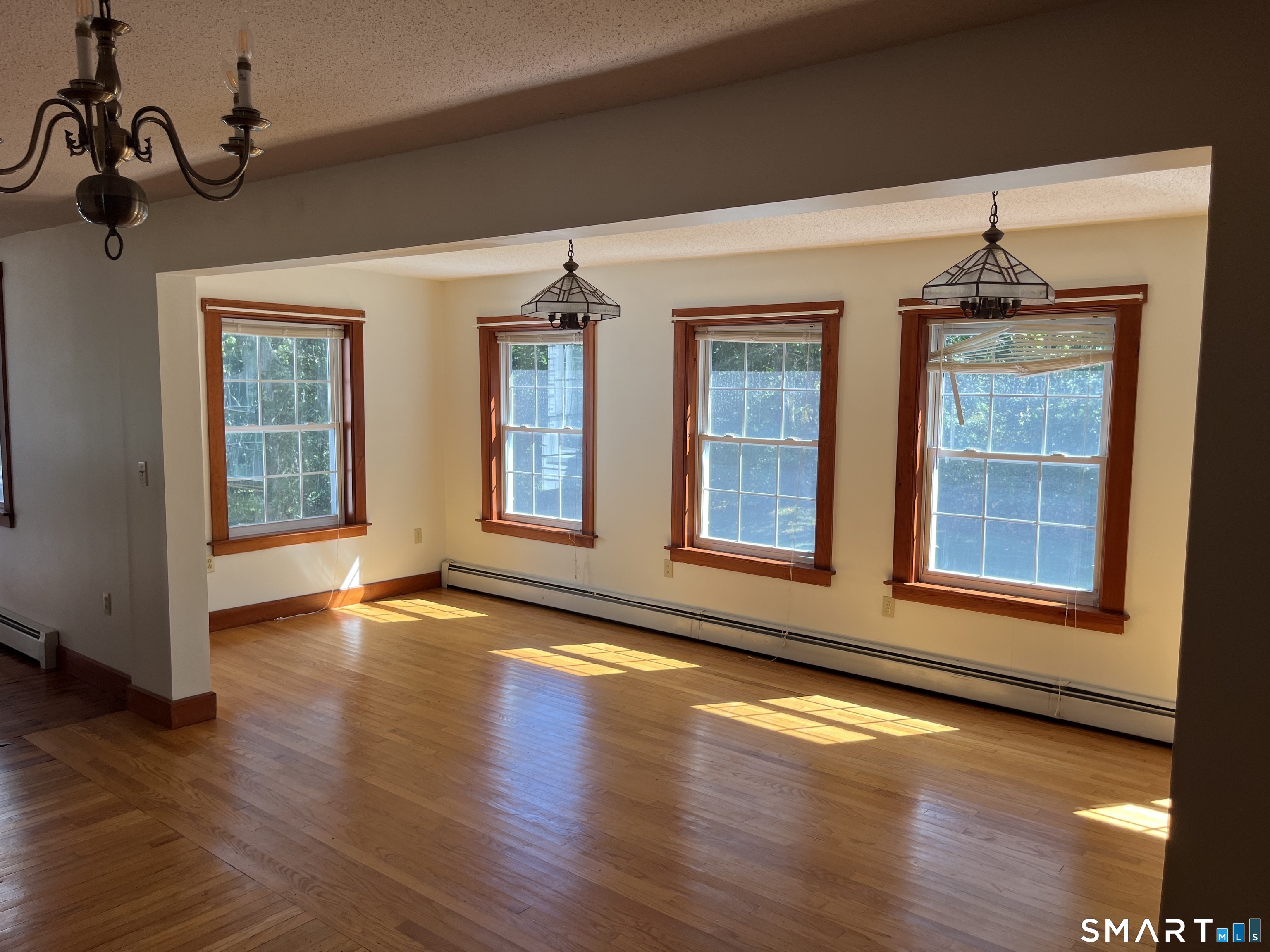 4 South Edgewood Road East Lyme CT 06357