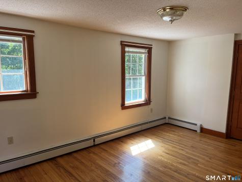 4 South Edgewood Road East Lyme CT 06357