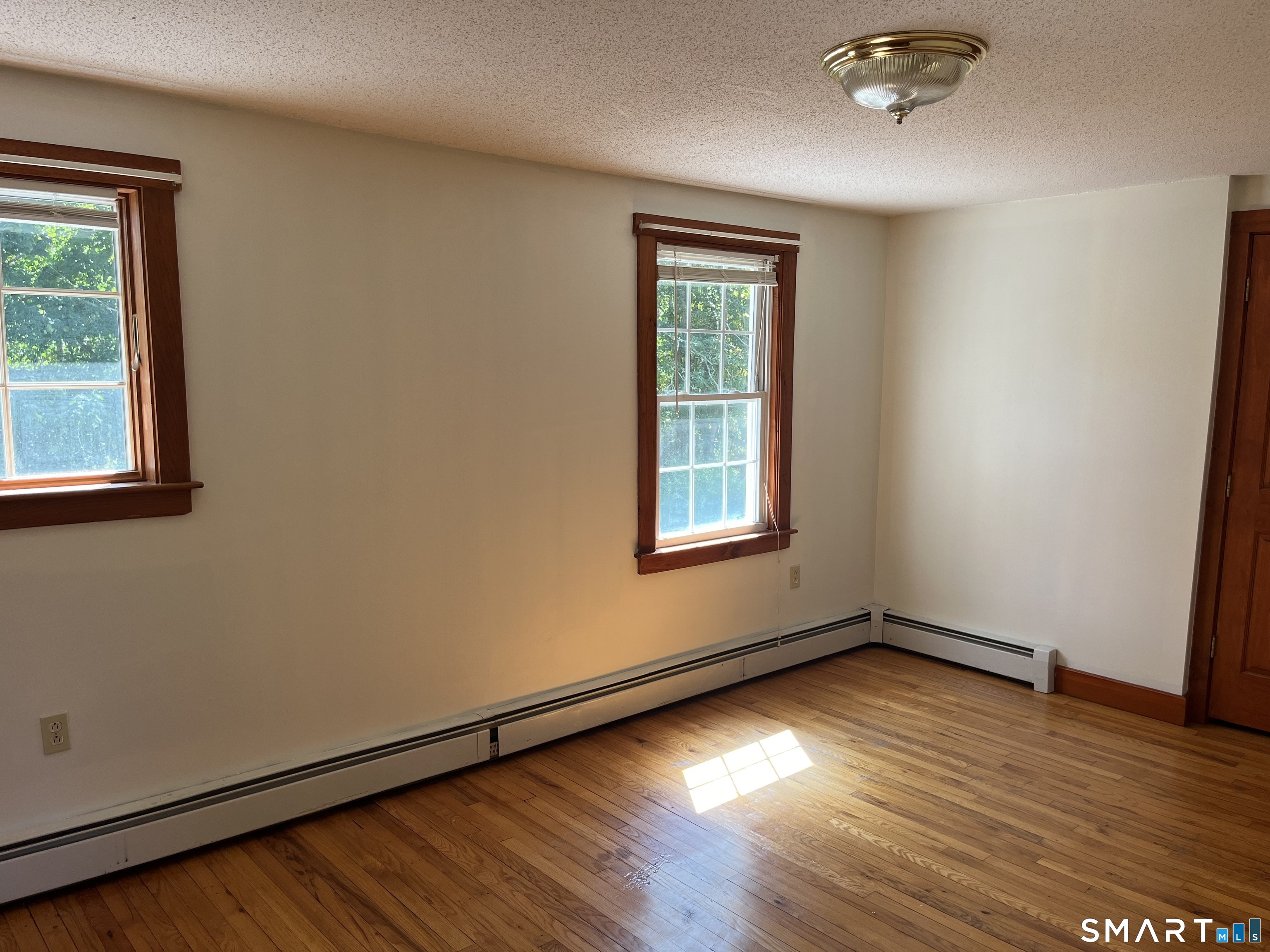 4 South Edgewood Road East Lyme CT 06357