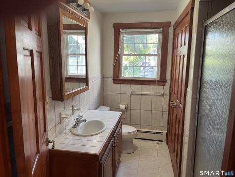 4 South Edgewood Road East Lyme CT 06357