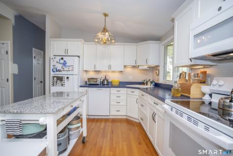 18 Cedarwood Lane Old Saybrook CT 06475