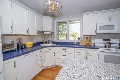 18 Cedarwood Lane Old Saybrook CT 06475