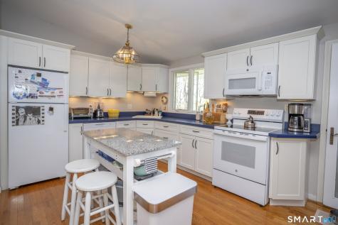 18 Cedarwood Lane Old Saybrook CT 06475