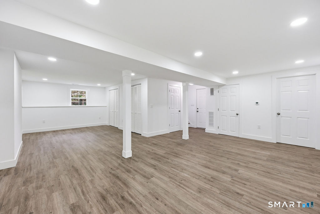 751 West Avon Road Avon CT 06001