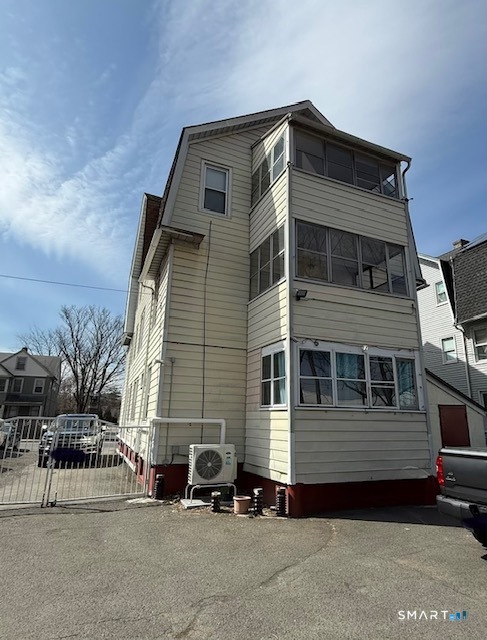 1694 Broad Street Hartford CT 06106