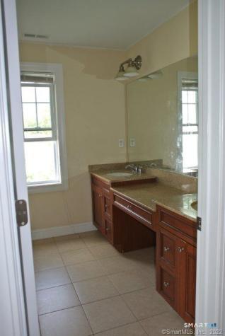 140 Kyles Way Shelton CT 06484