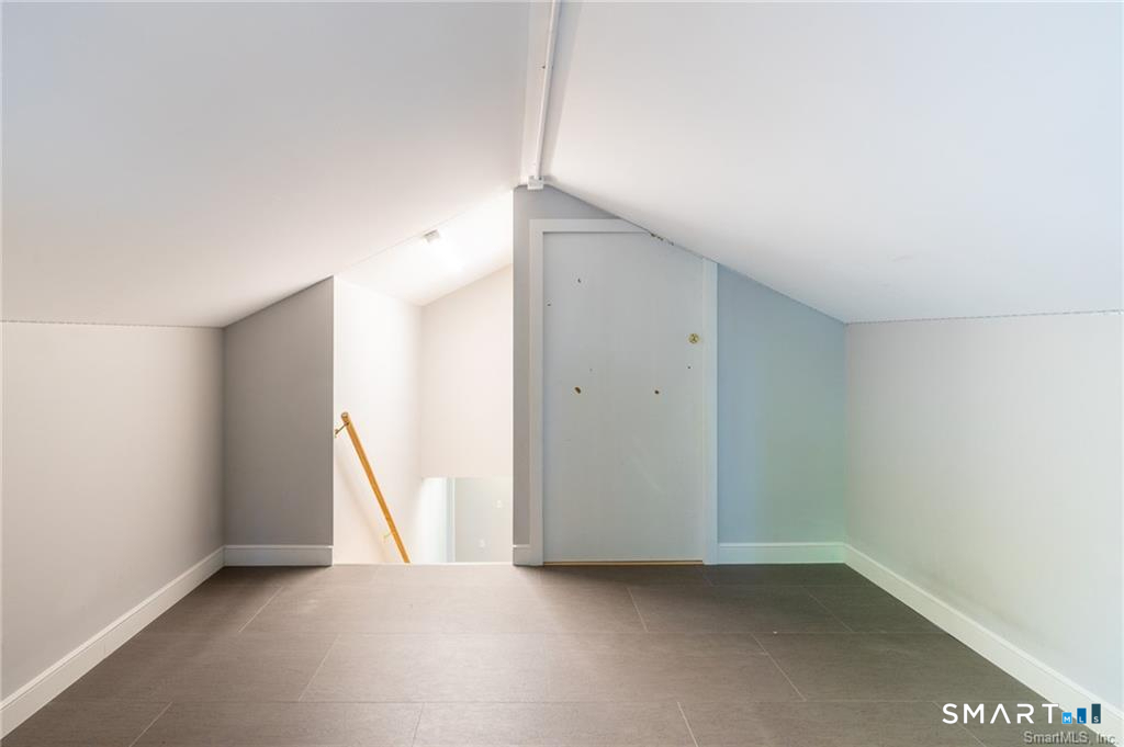 37 Old Wheeler Lane Avon CT 06001