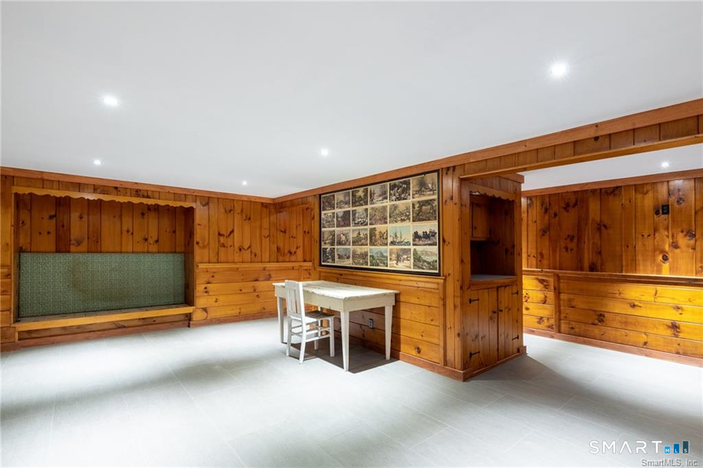 37 Old Wheeler Lane Avon CT 06001