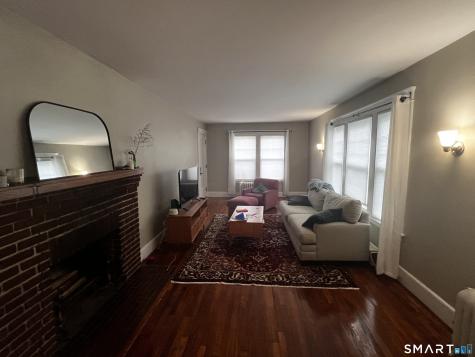 21 Elmwood Road New Haven CT 06515