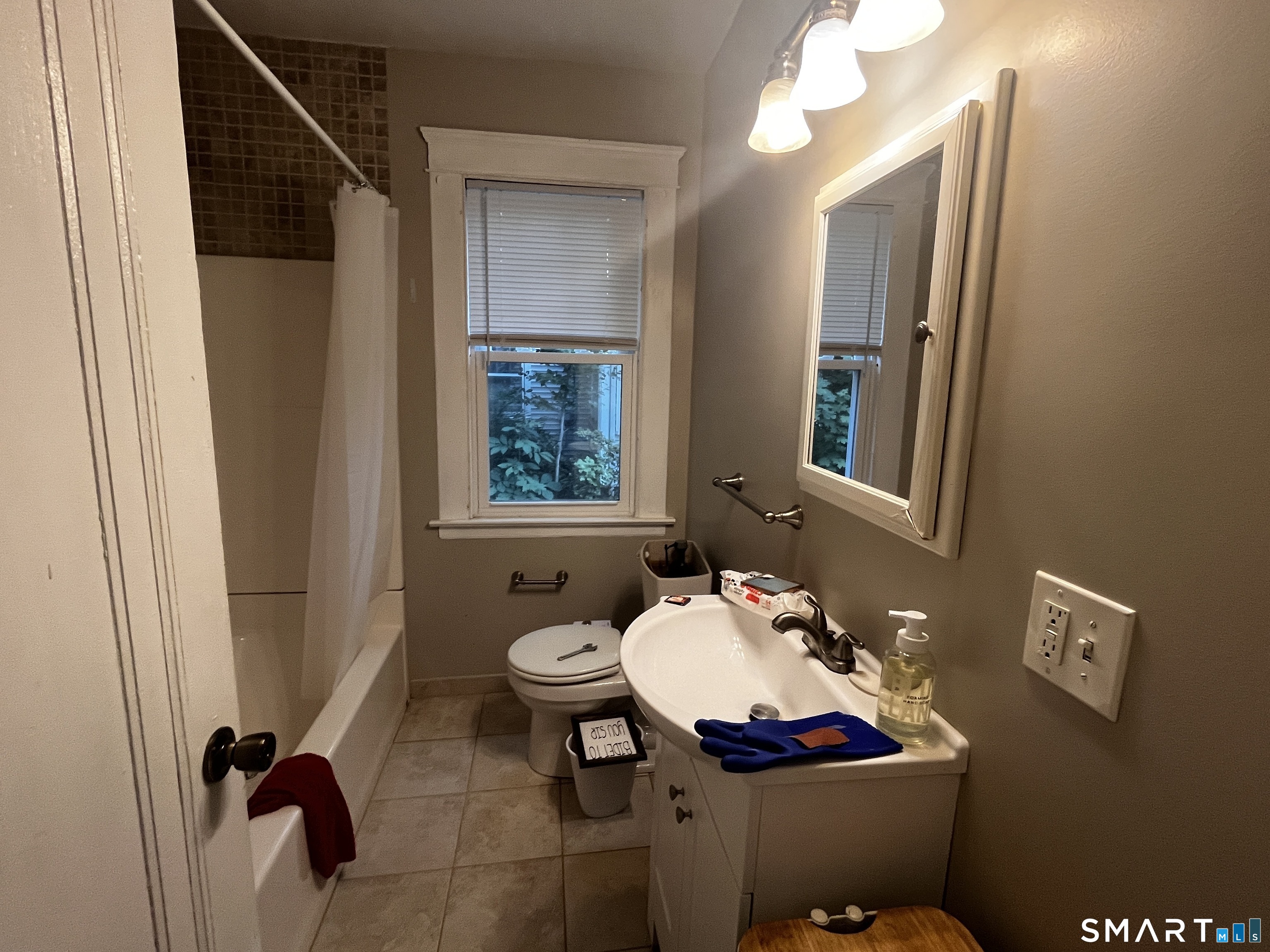 21 Elmwood Road New Haven CT 06515