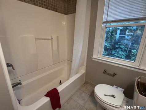21 Elmwood Road New Haven CT 06515