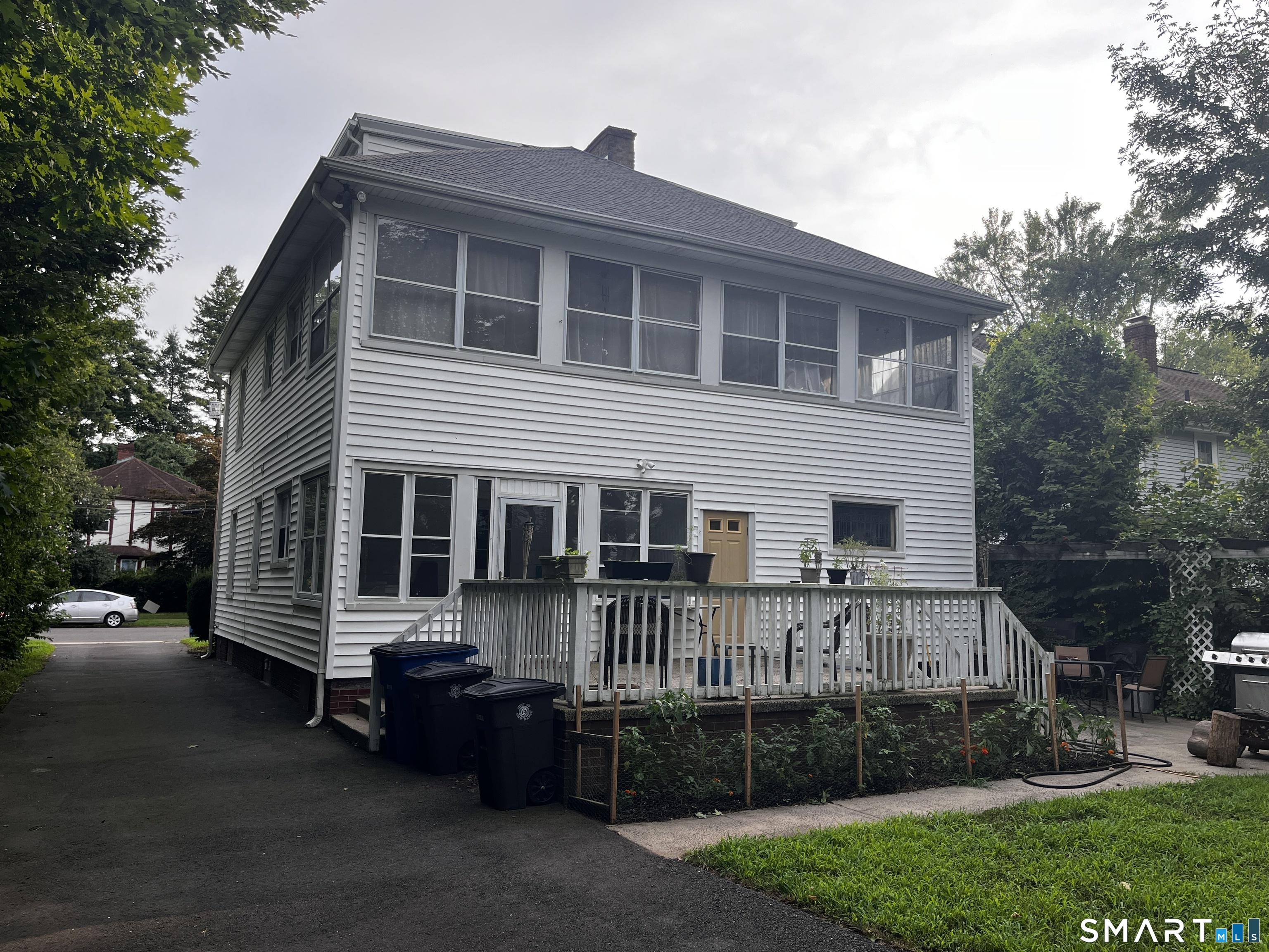 21 Elmwood Road New Haven CT 06515