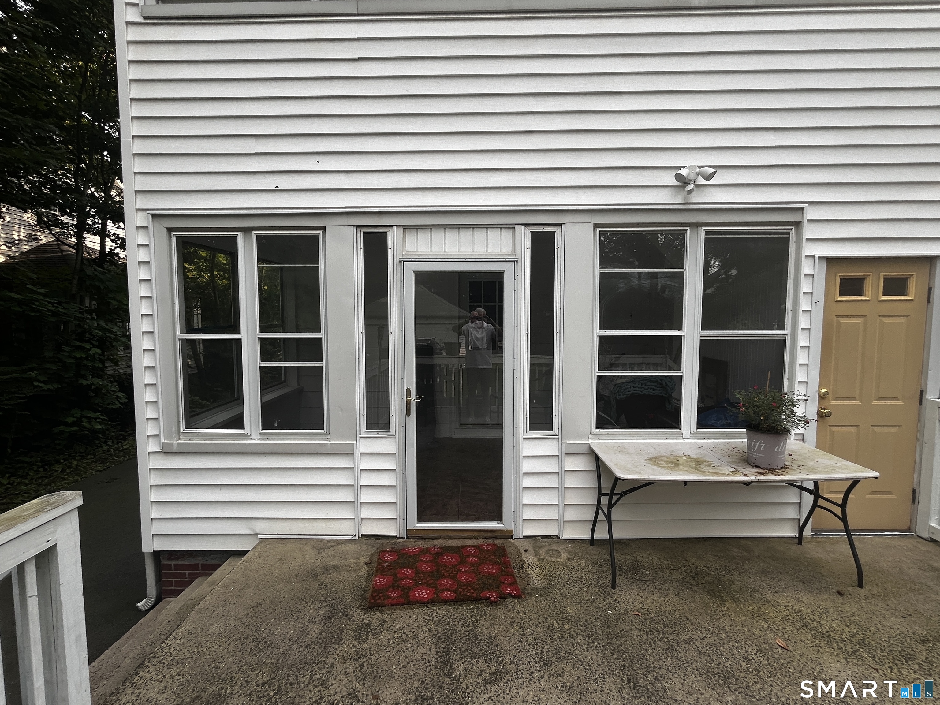 21 Elmwood Road New Haven CT 06515