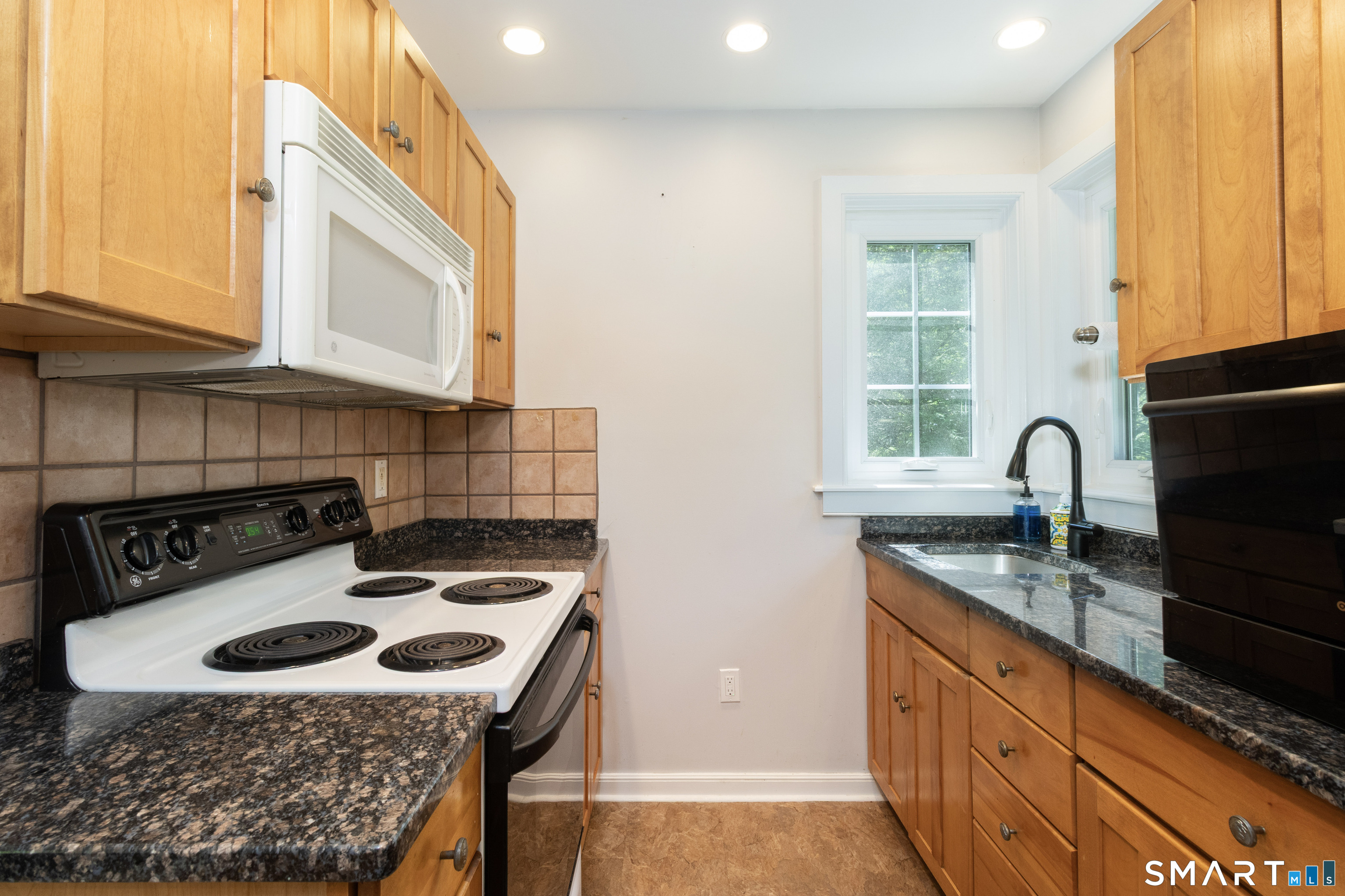 80 River Road Clinton CT 06413