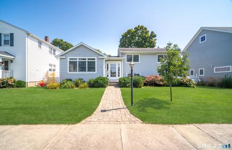 4 East Walk Clinton CT 06413