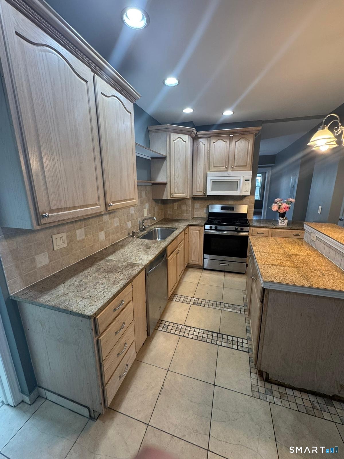 182 Hewitt Street Bridgeport CT 06607