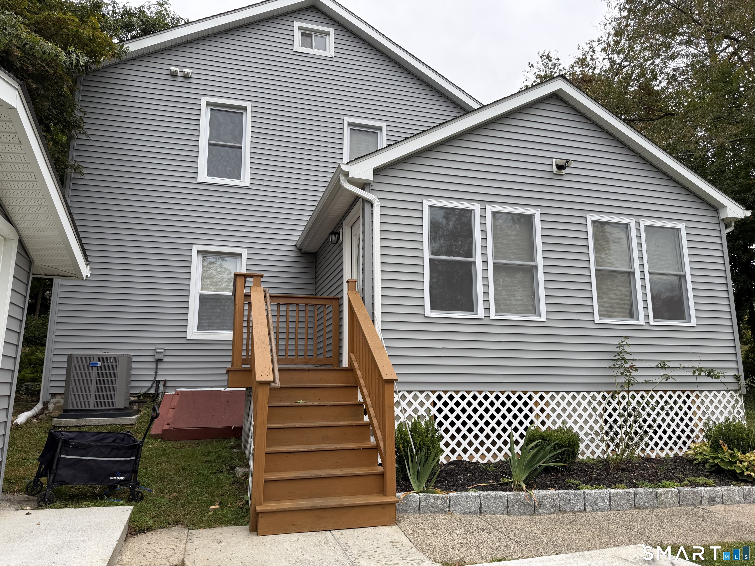 Stratford CT, 465 James Farm Road