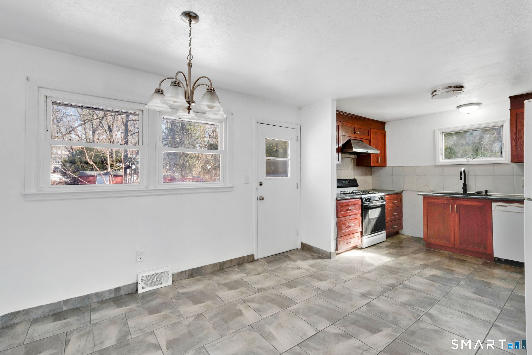 178 Kelly Road South Windsor CT 06074