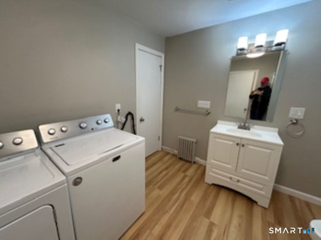 2 Lincoln Ave (Mystic) Stonington CT 06355