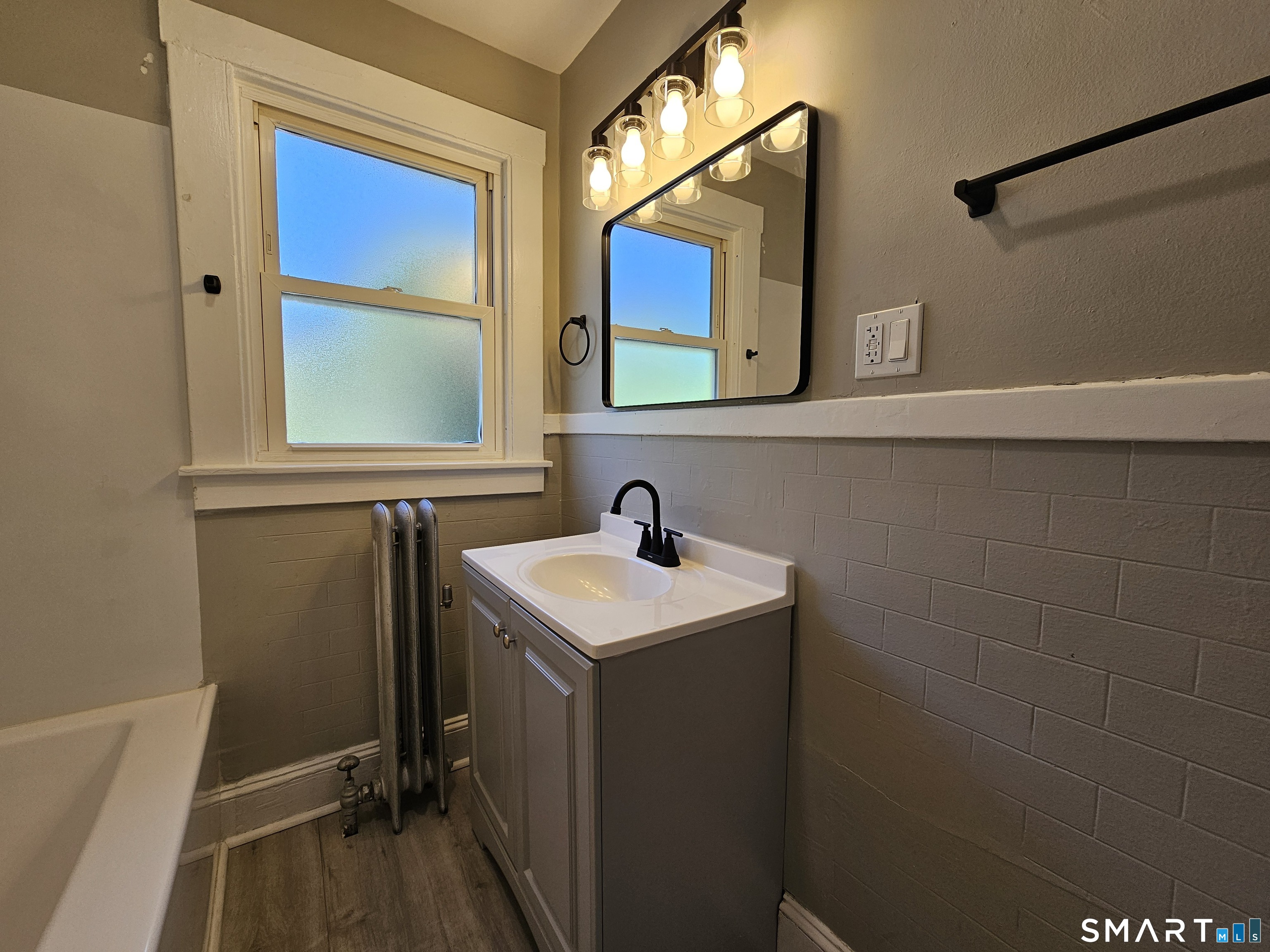 243 Oak Street Manchester CT 06040