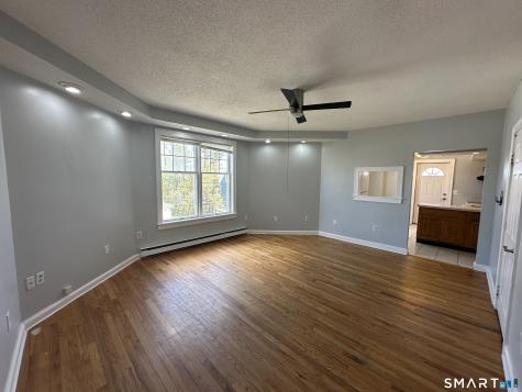196 Ocean Avenue New London CT 06320