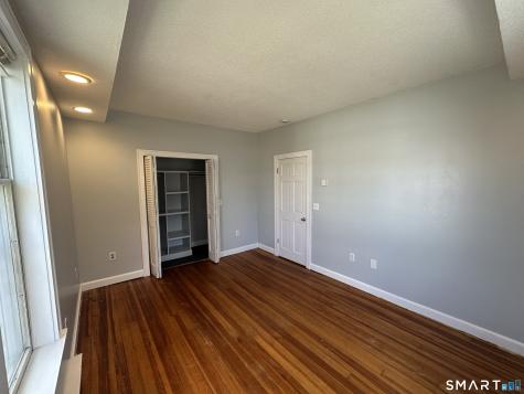 196 Ocean Avenue New London CT 06320