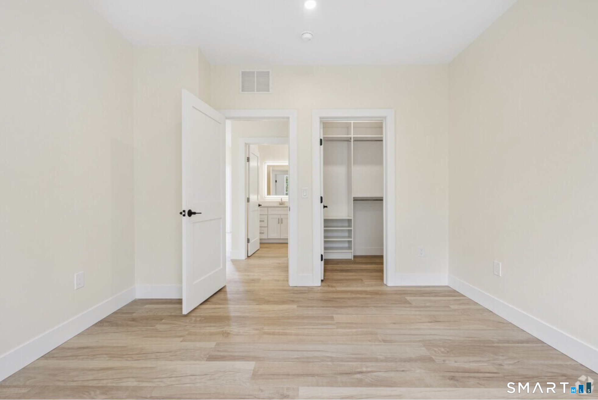 220 East Road Meriden CT 06450