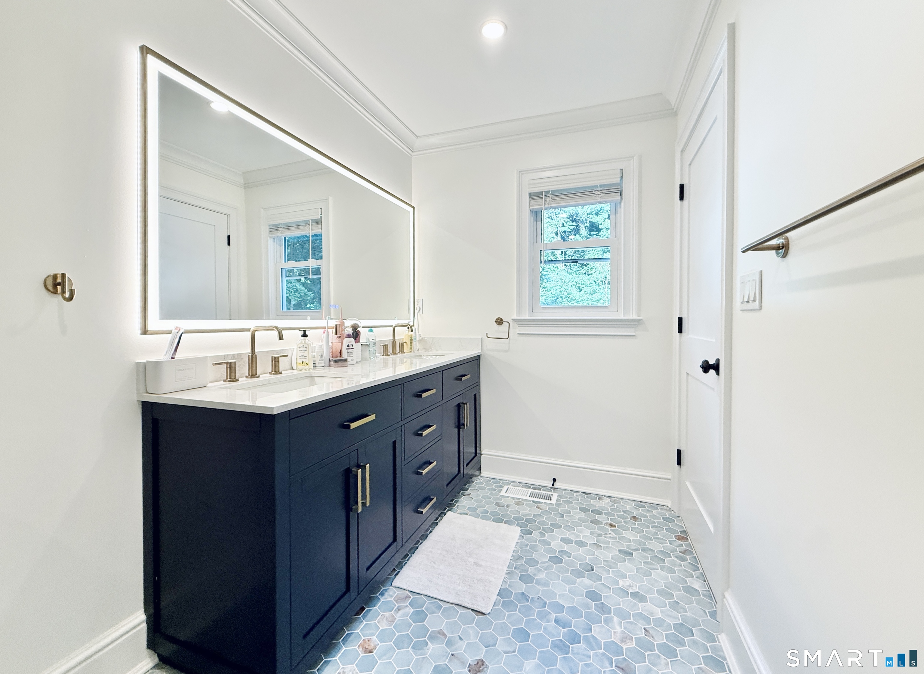 -225 Hoyt Street Darien CT 06820