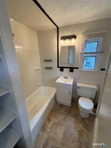 46 Chestnut Street Branford CT 06405