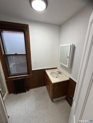 582 Kossuth Street Bridgeport CT 06608