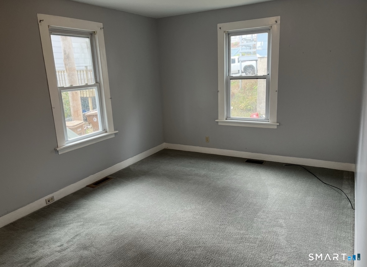 109 1/2 Oak Avenue Shelton CT 06484