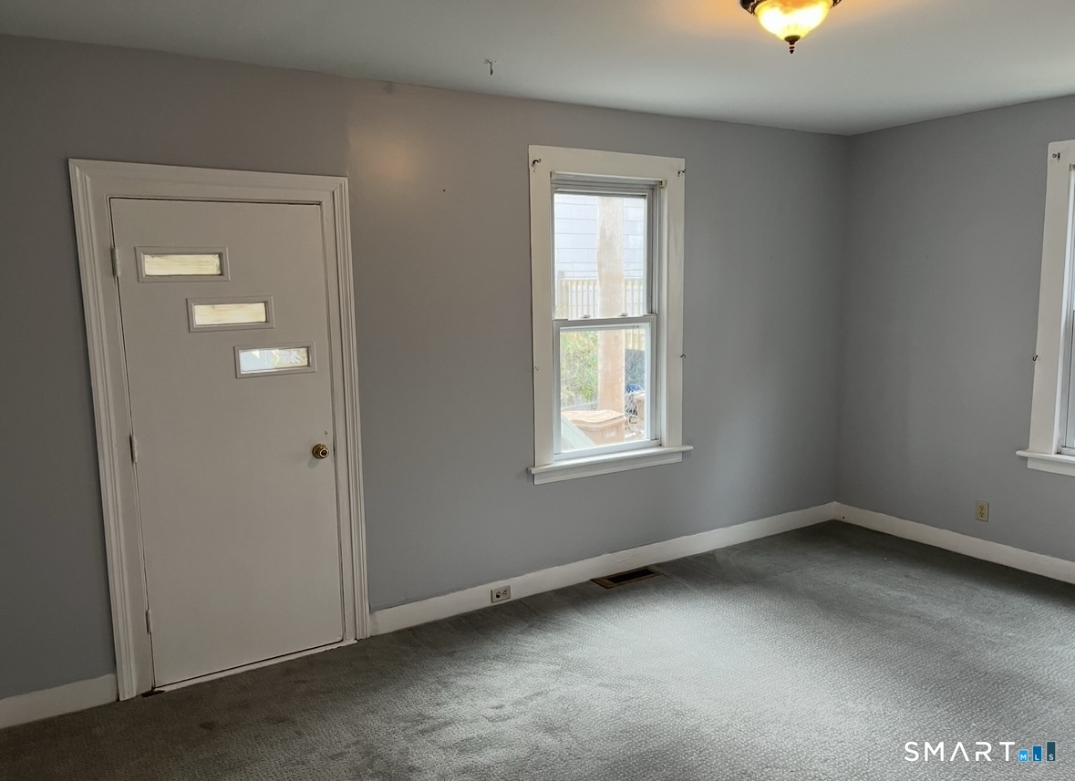 109 1/2 Oak Avenue Shelton CT 06484