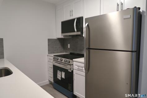 20 Woodsedge Drive Newington CT 06111