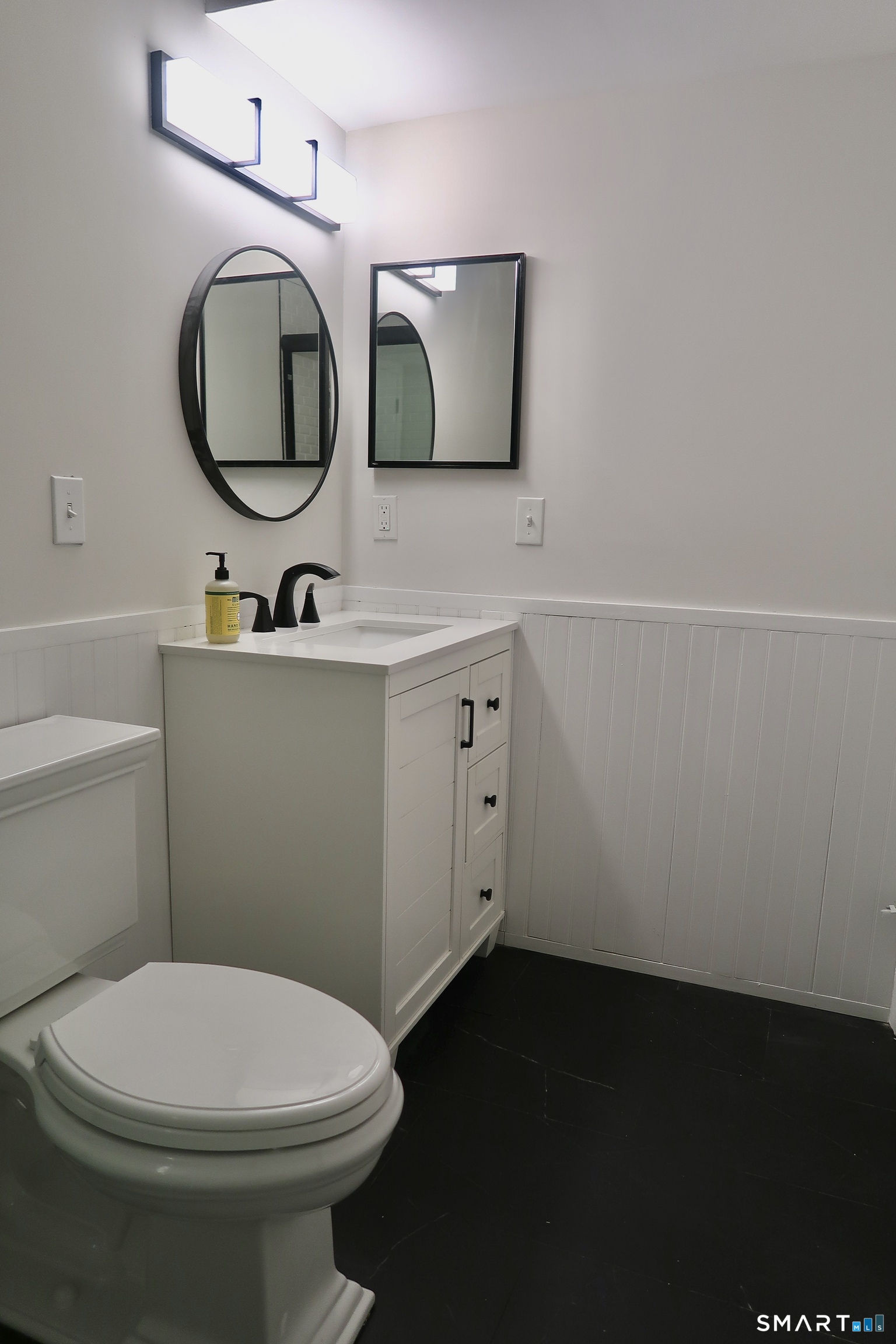 20 Woodsedge Drive Newington CT 06111