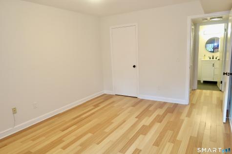 20 Woodsedge Drive Newington CT 06111