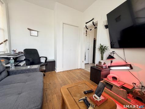 36 Truman Street New London CT 06320