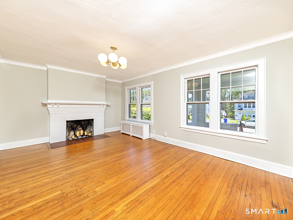 89 Maplewood Avenue West Hartford CT 06119