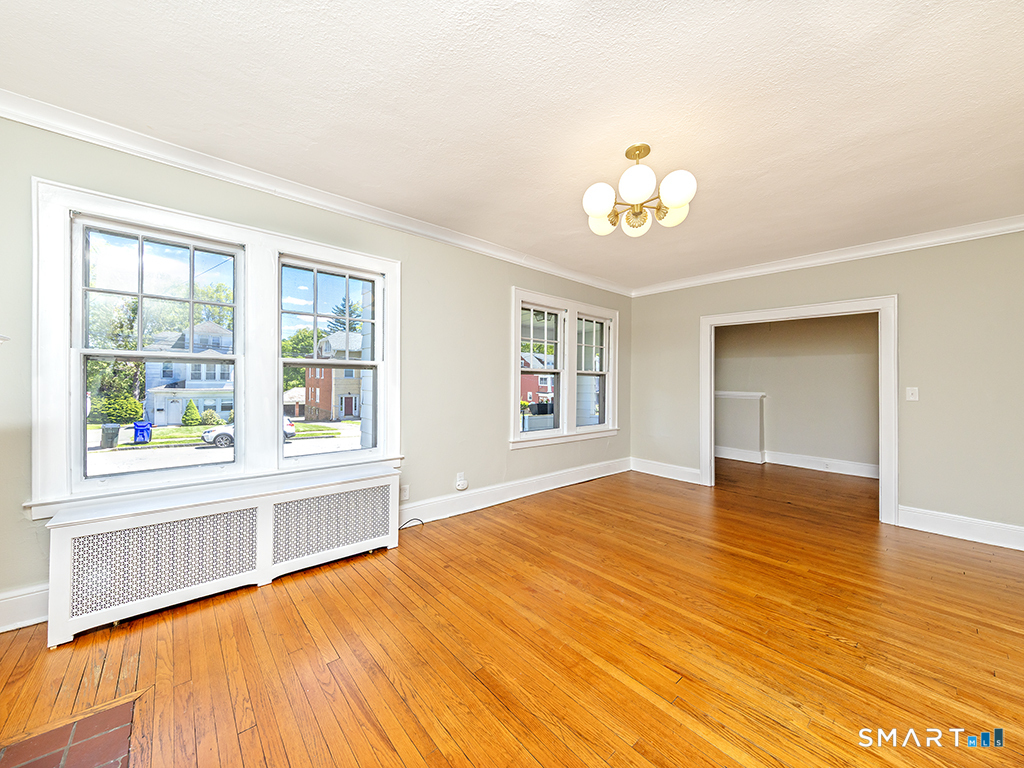 89 Maplewood Avenue West Hartford CT 06119