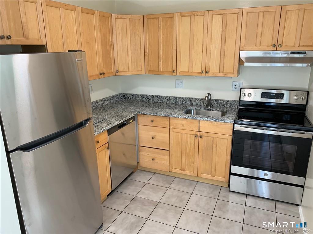 12 Irving Place Danbury CT 06810