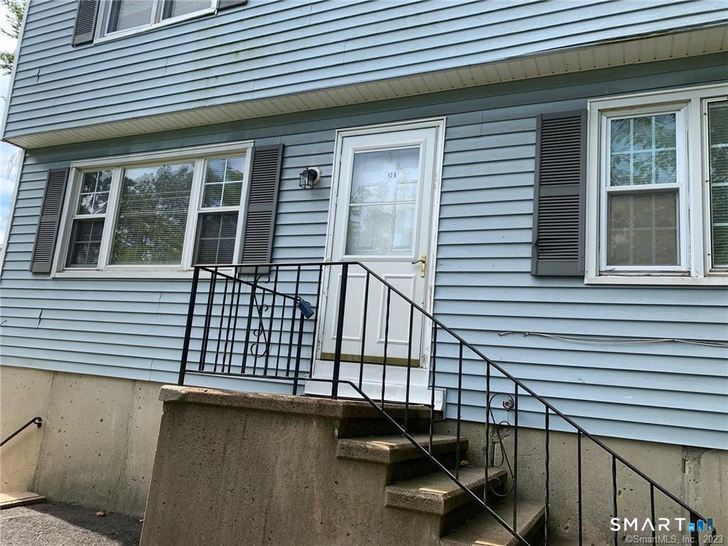 12 Irving Place Danbury CT 06810