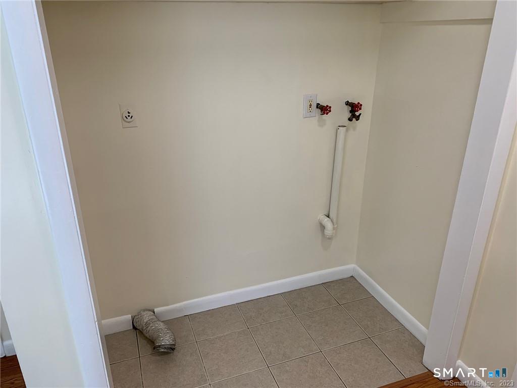 12 Irving Place Danbury CT 06810