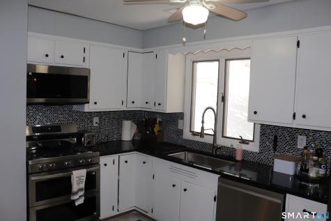 442 Surrey Lane Fairfield CT 06824