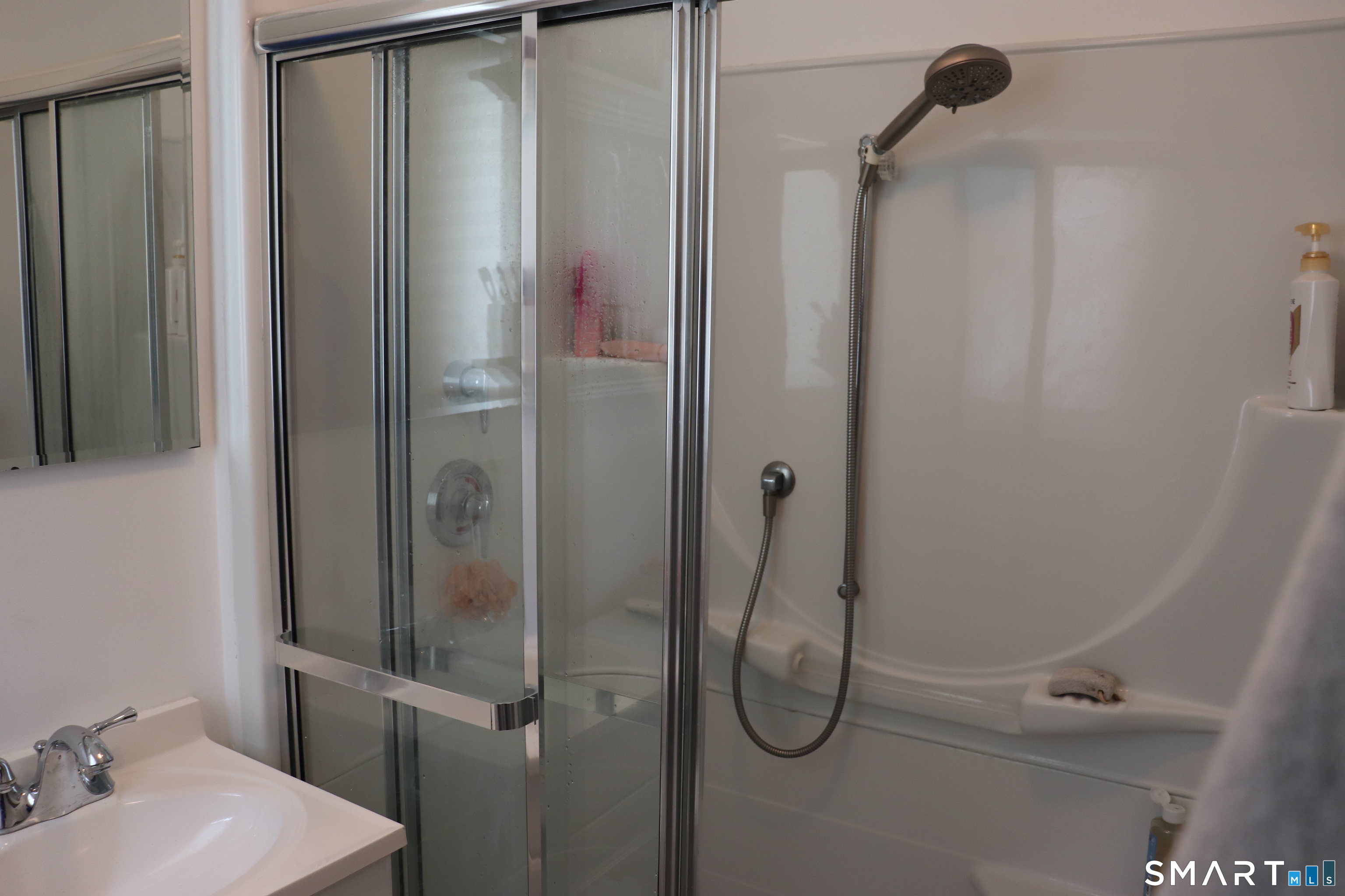 442 Surrey Lane Fairfield CT 06824