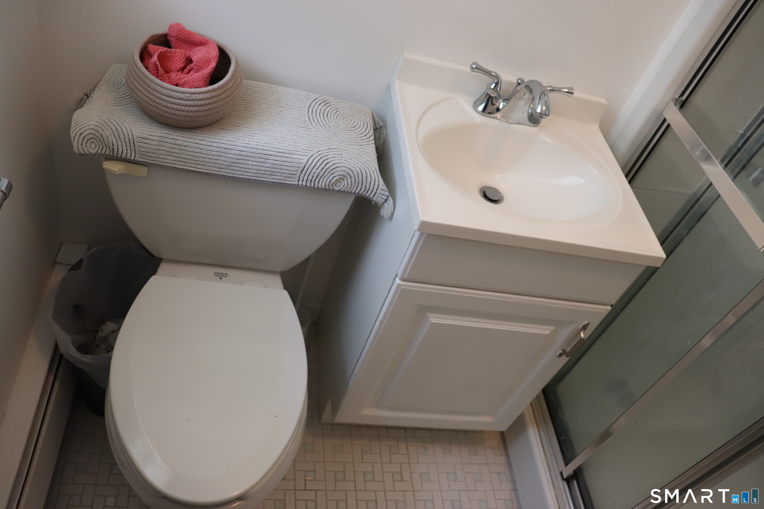 442 Surrey Lane Fairfield CT 06824