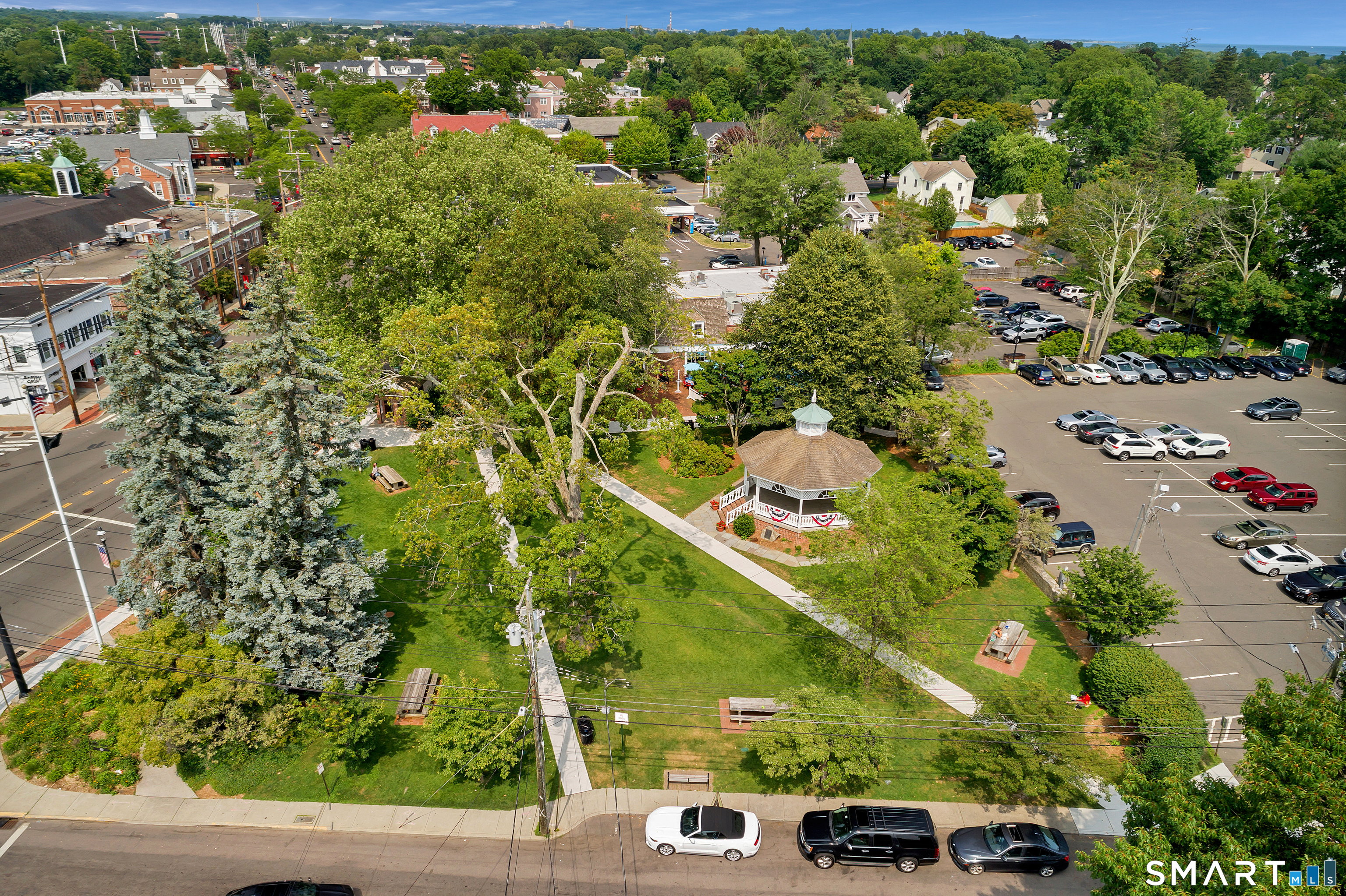 131 Beach Road Fairfield CT 06824