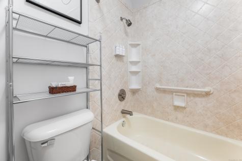 2124 Old Pond Lane Norwich CT 06360