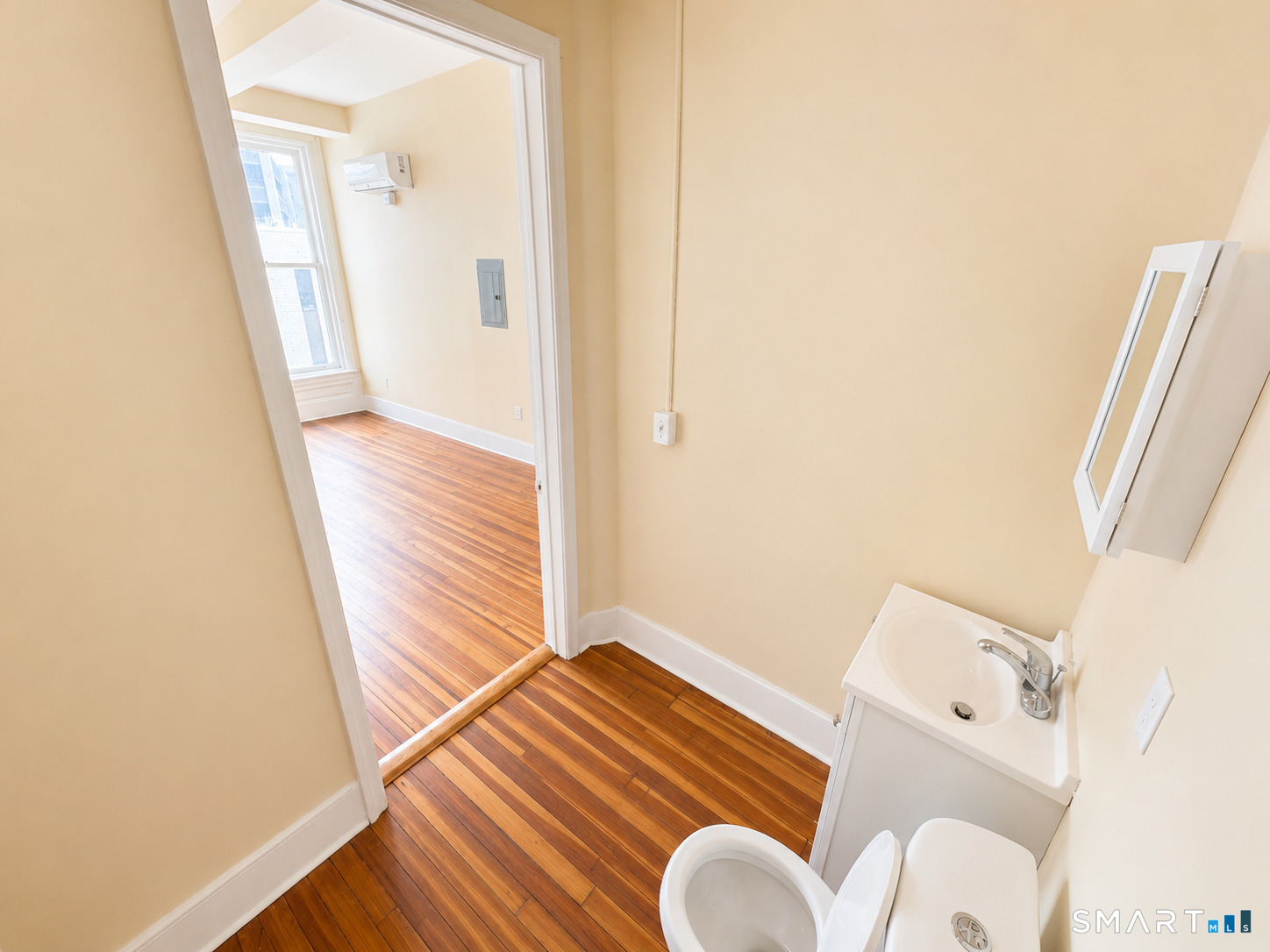 105 Bank Street Waterbury CT 06702