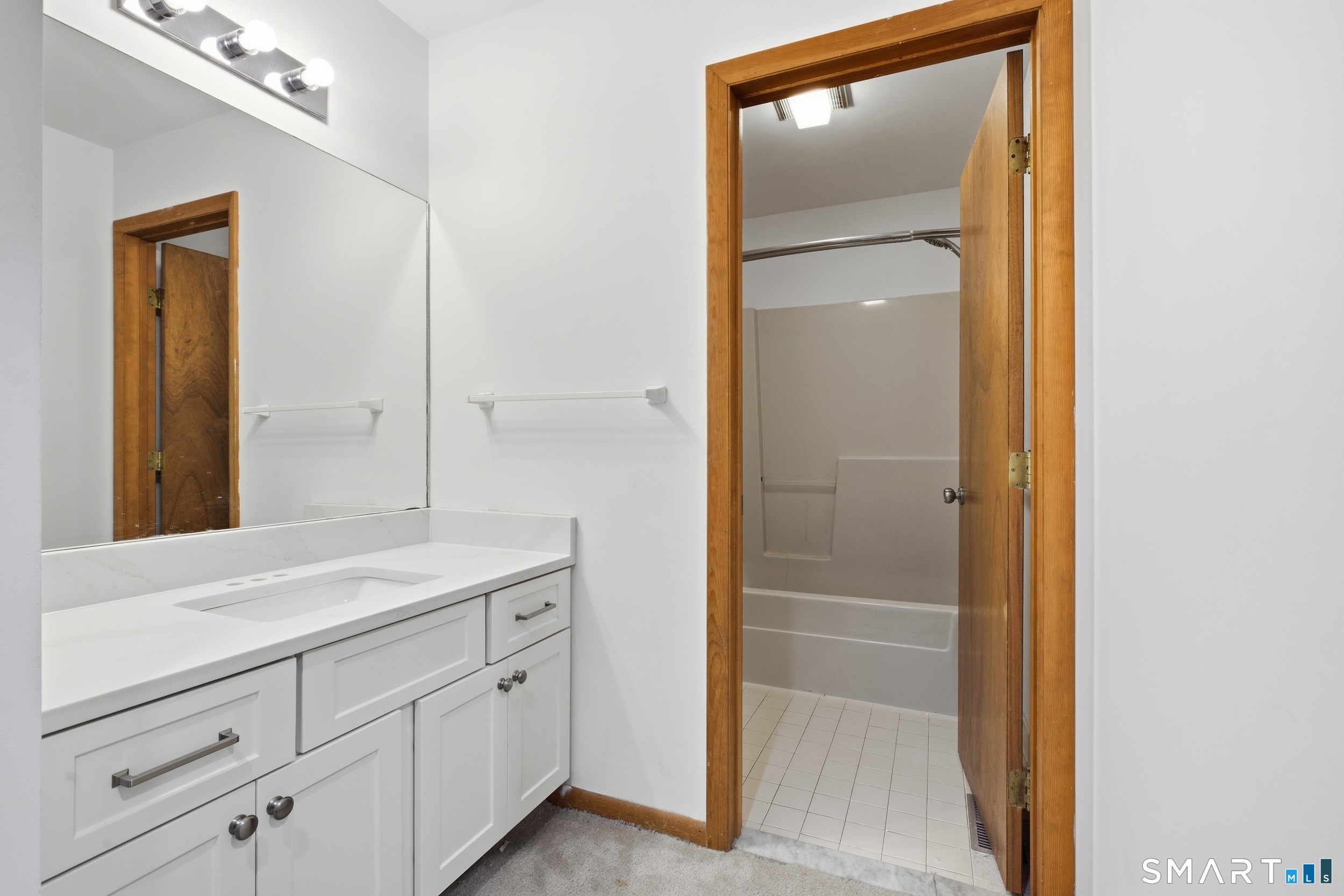 339 Navajo Loop Shelton CT 06484